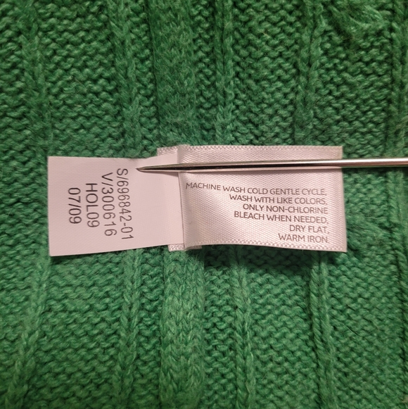 Old Navy Green Cable Knit Cardigan Sweater Size Medium - Picture 8 of 12